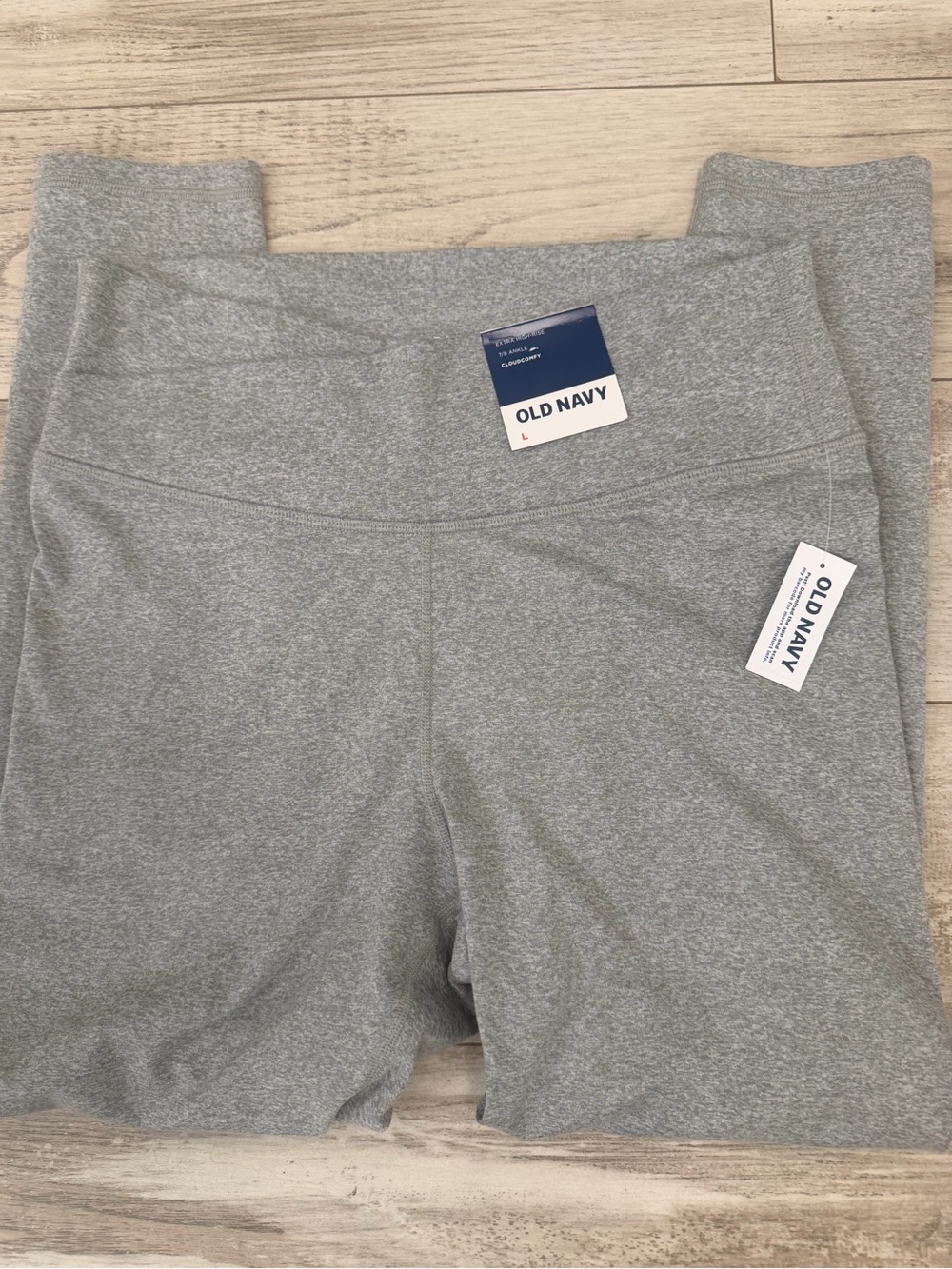 NWT Old Navy Extra High-Rise CloudComfy 7/8 Leggings Gray L